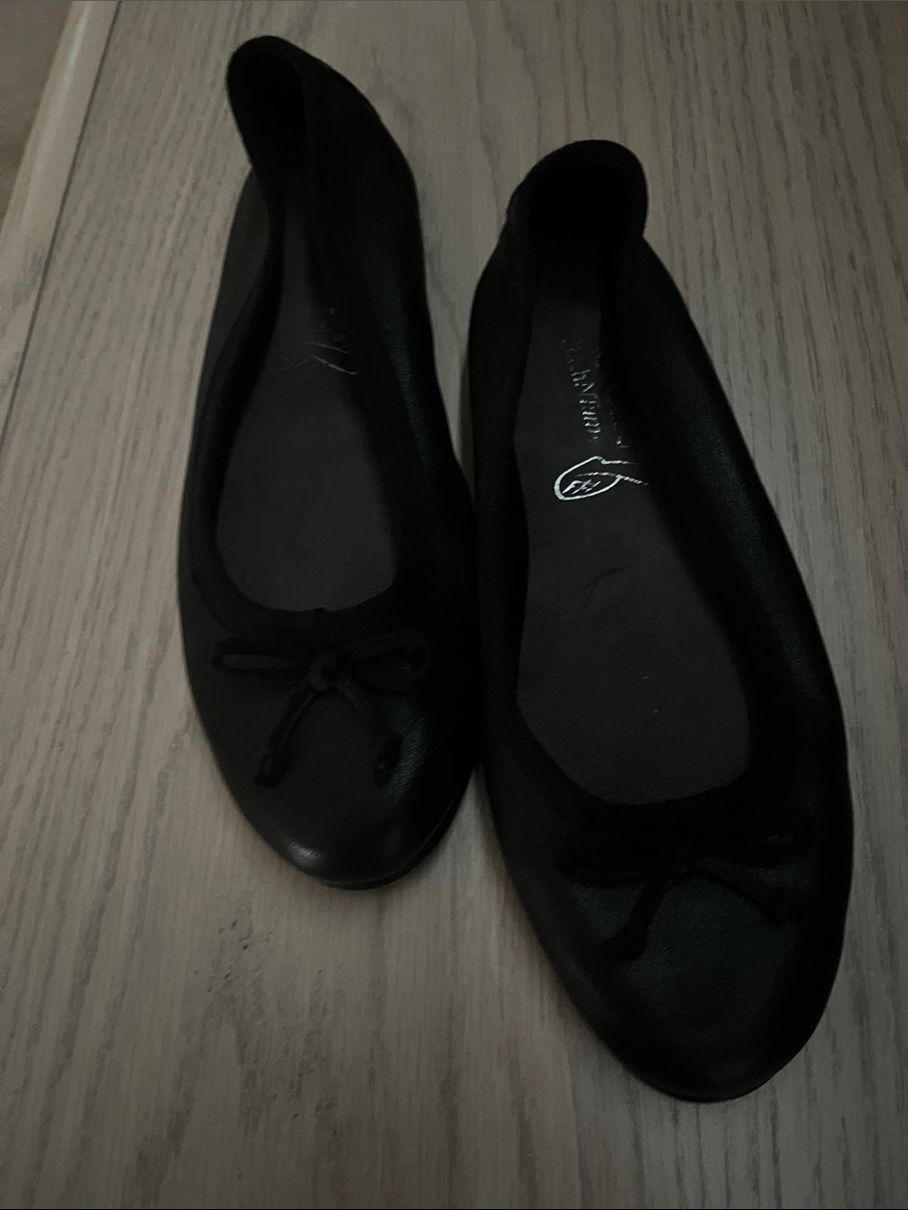 AEROSOLES Black Leather Ballet Flats with Bow